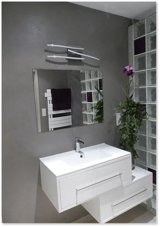 pose_remplacement_miroir_salle_de_bain_moderne_elegant_rennes_saint_malo_dinard